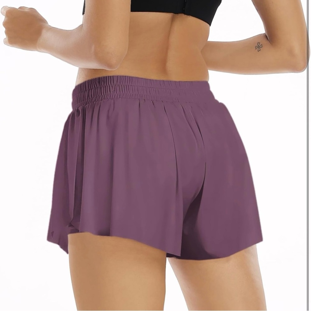 Women’s Shorts - Size M - Picture 6 of 14